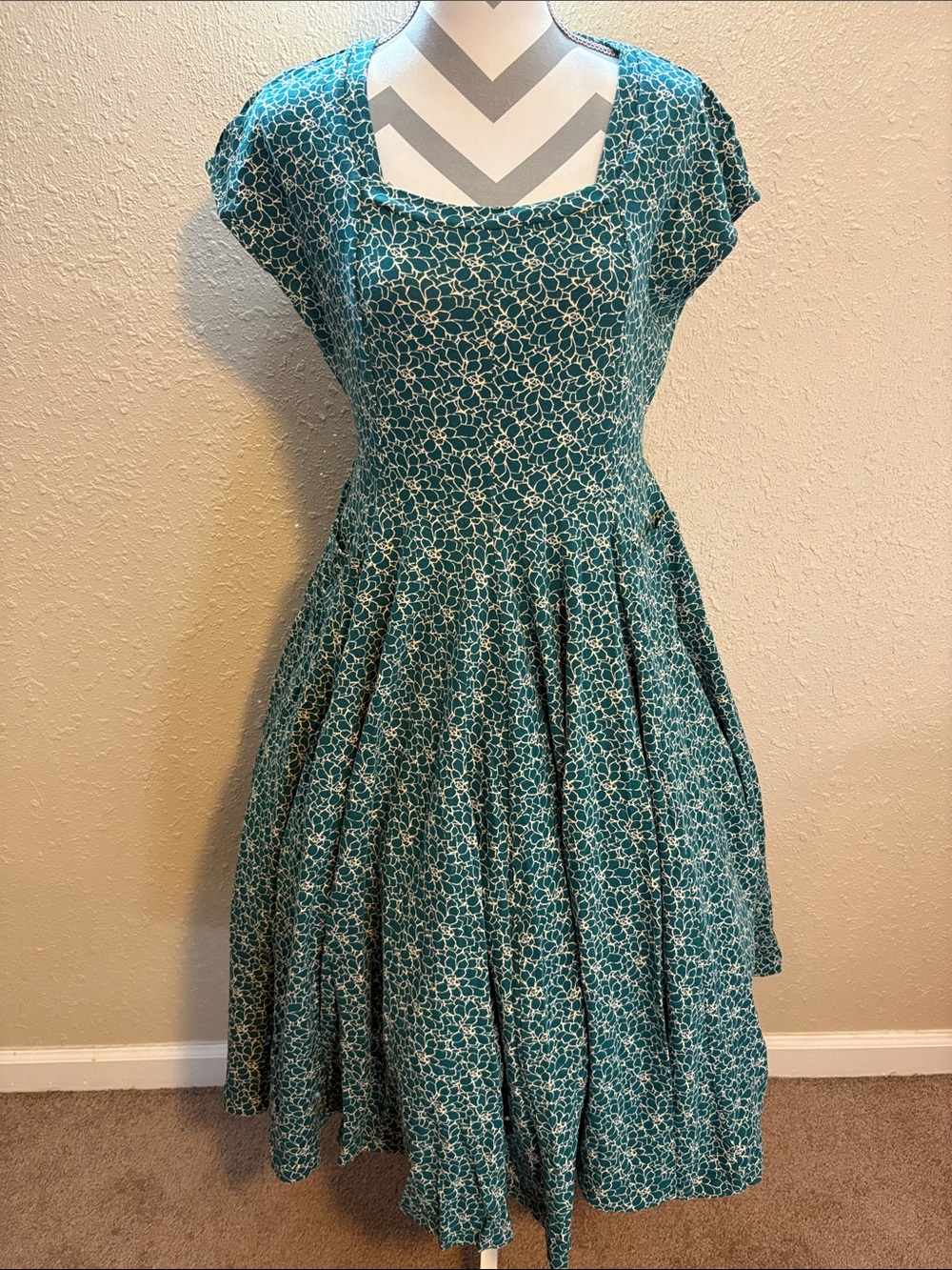 Effie’s Heart Green Floral Dress with Pockets Size XL